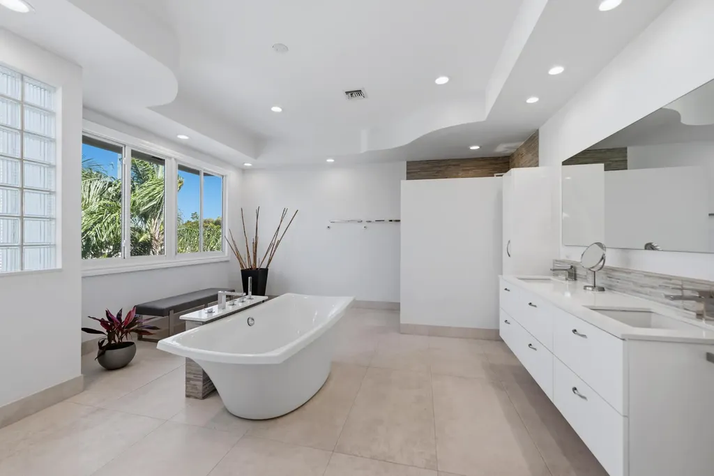 607 Intracoastal Drive Fort Lauderdale FL 33304