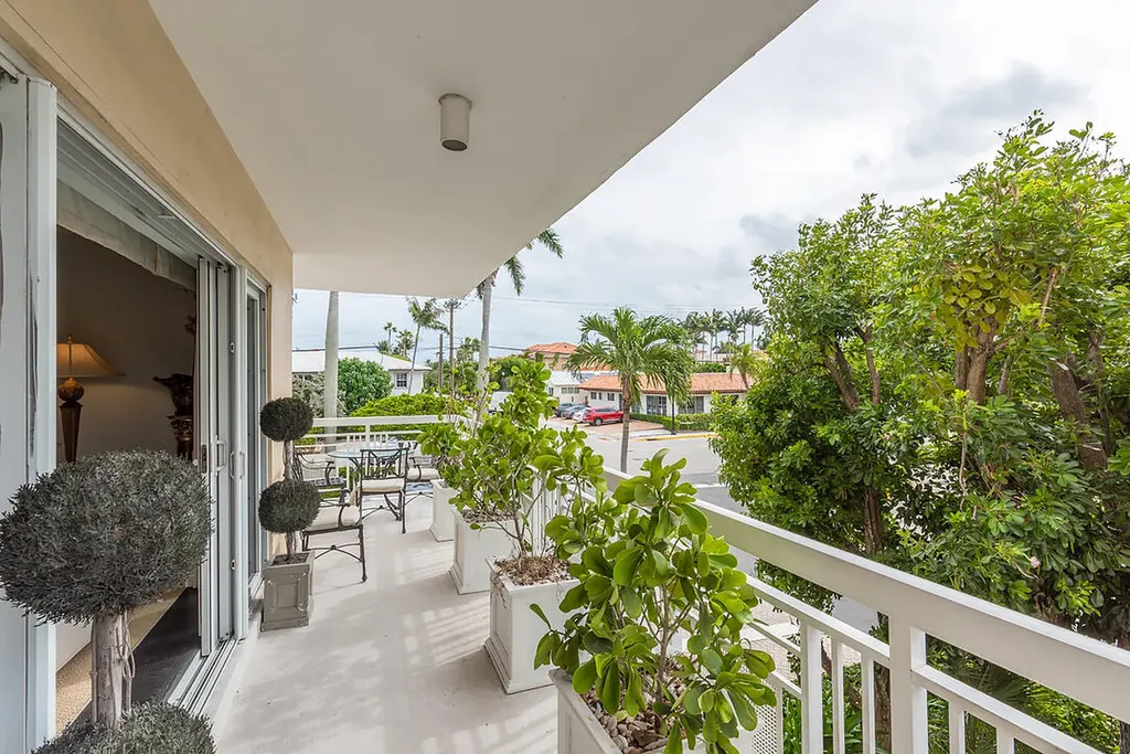 250 Bradley Place Palm Beach FL 33480