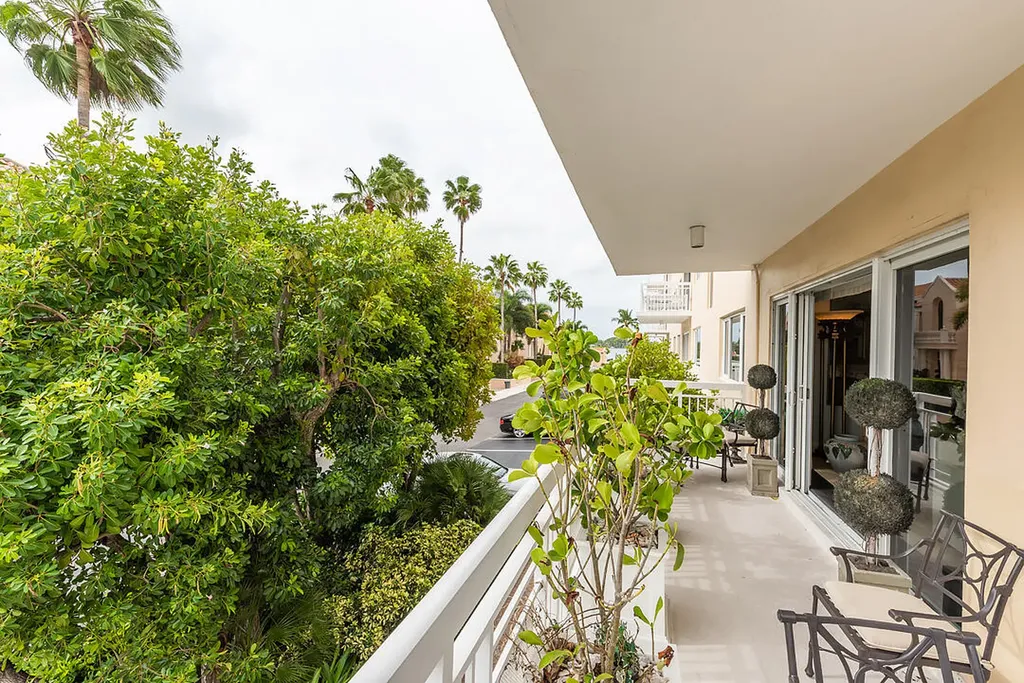 250 Bradley Place Palm Beach FL 33480