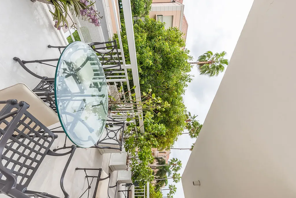 250 Bradley Place Palm Beach FL 33480