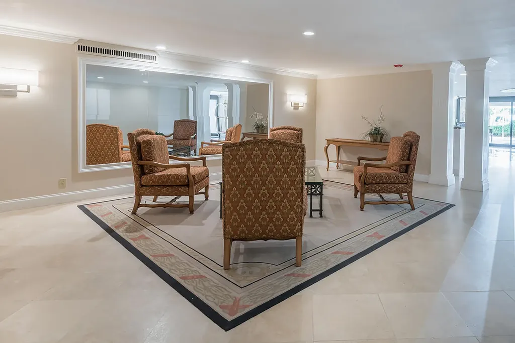 250 Bradley Place Palm Beach FL 33480