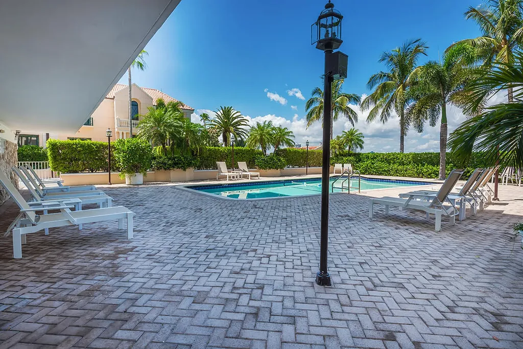 250 Bradley Place Palm Beach FL 33480