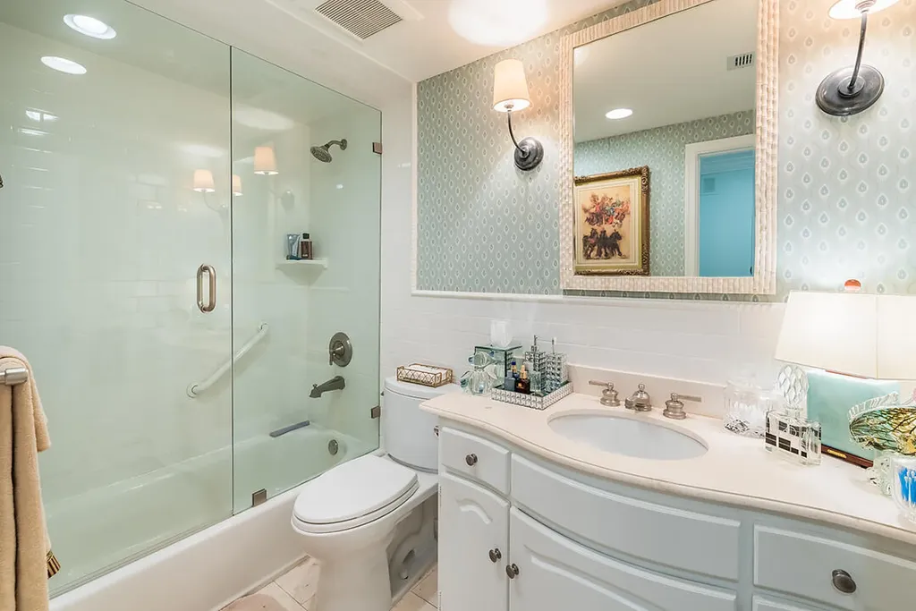 250 Bradley Place Palm Beach FL 33480