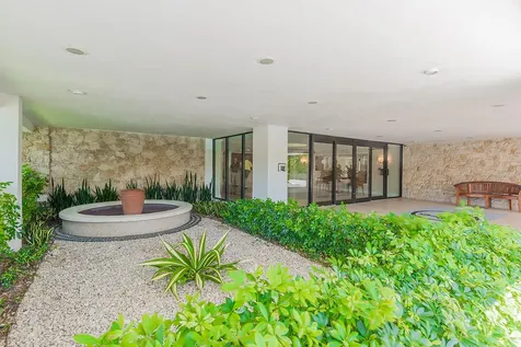 250 Bradley Place Palm Beach FL 33480