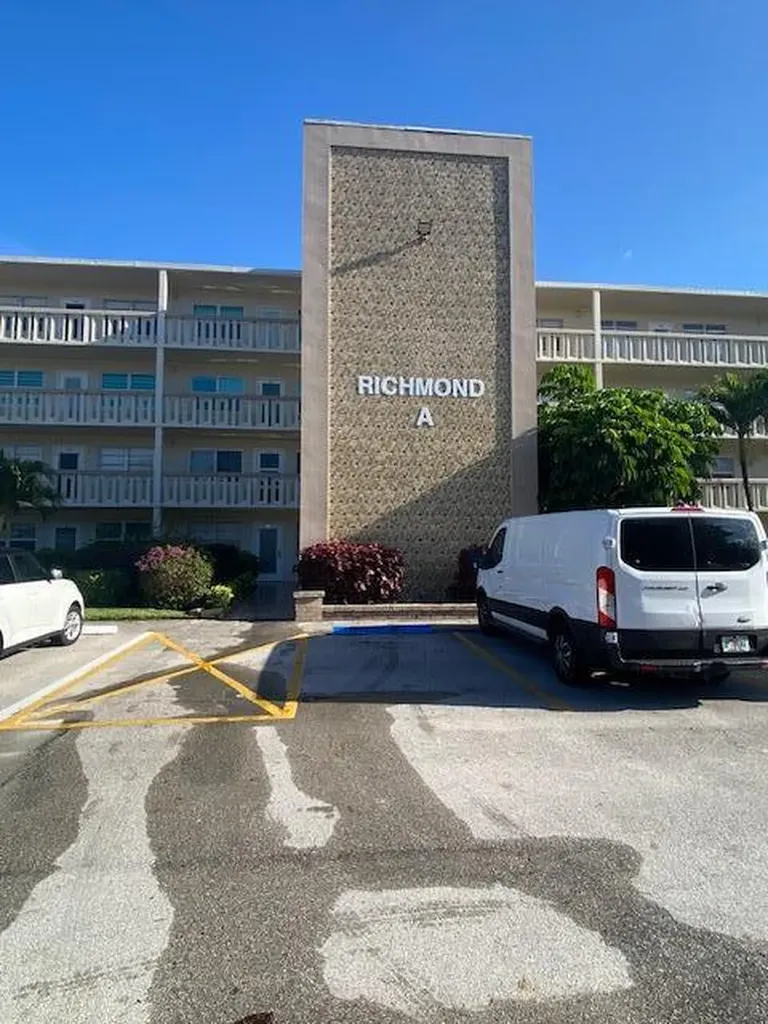 406 Richmond A Deerfield Beach FL 33442