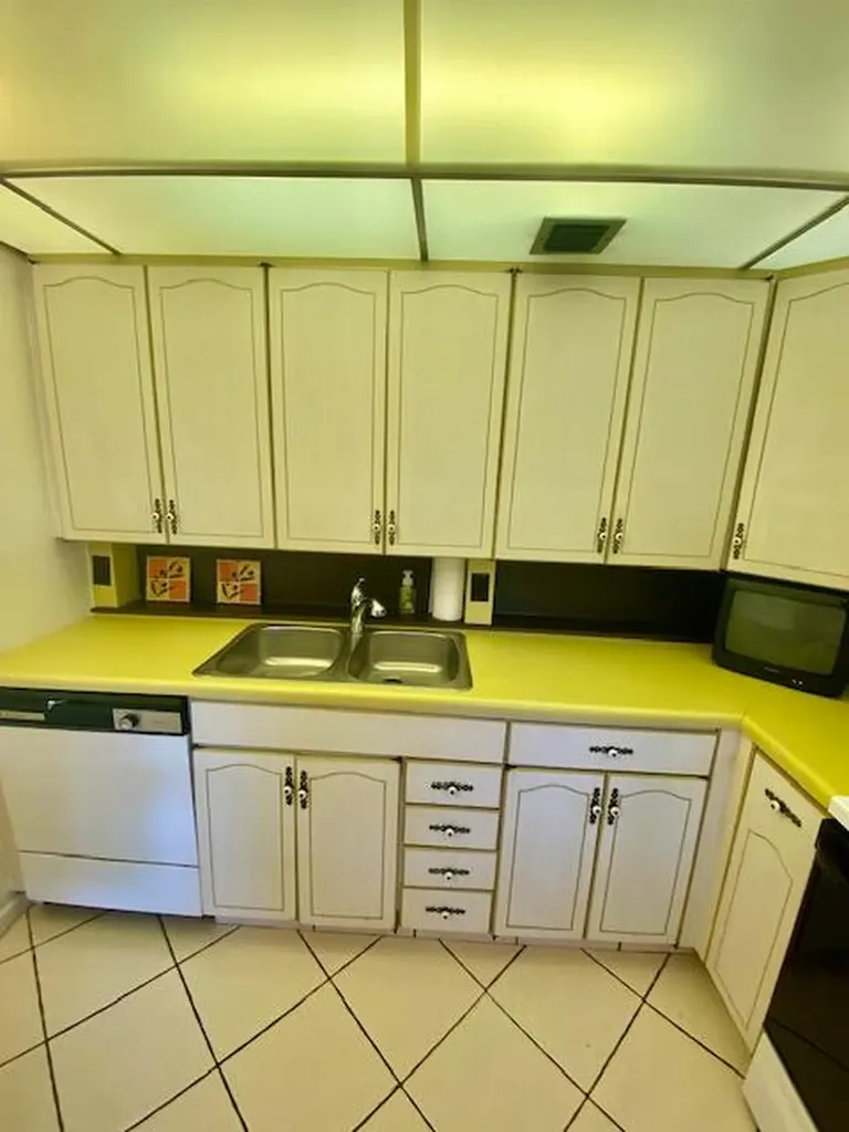406 Richmond A Deerfield Beach FL 33442