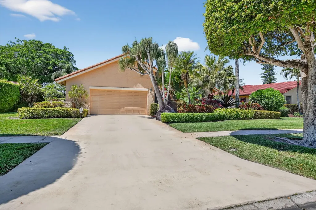 20021 Back 9 Drive Boca Raton FL 33498