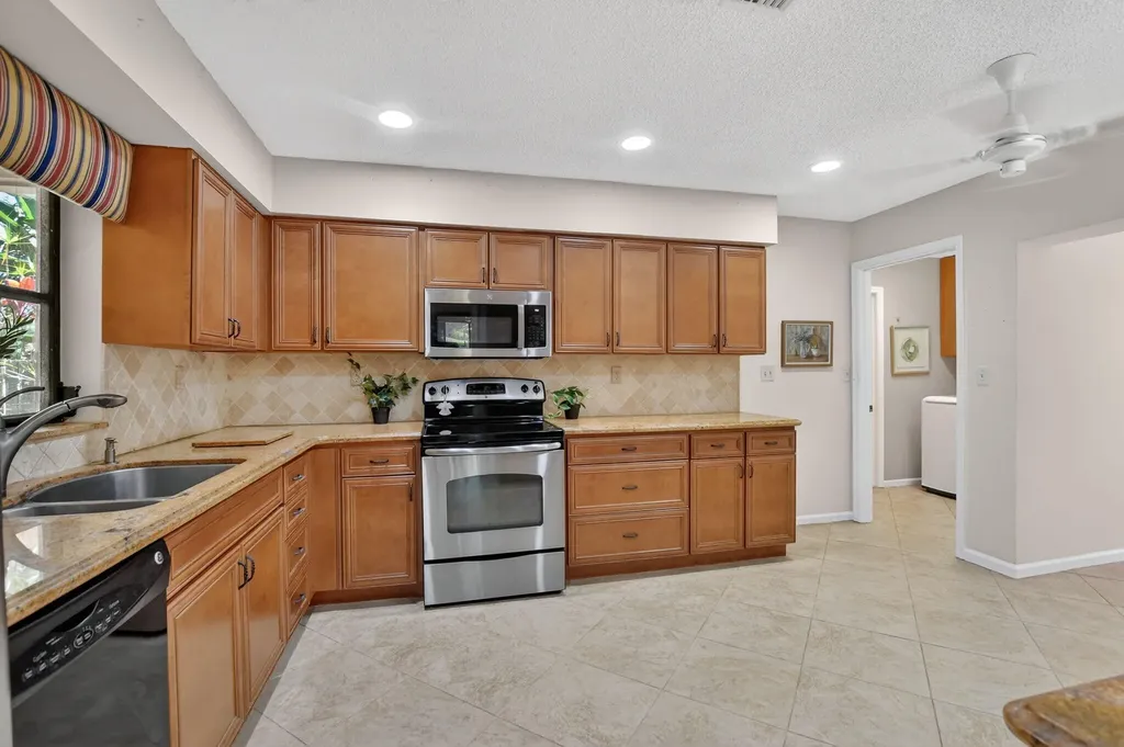 20021 Back 9 Drive Boca Raton FL 33498