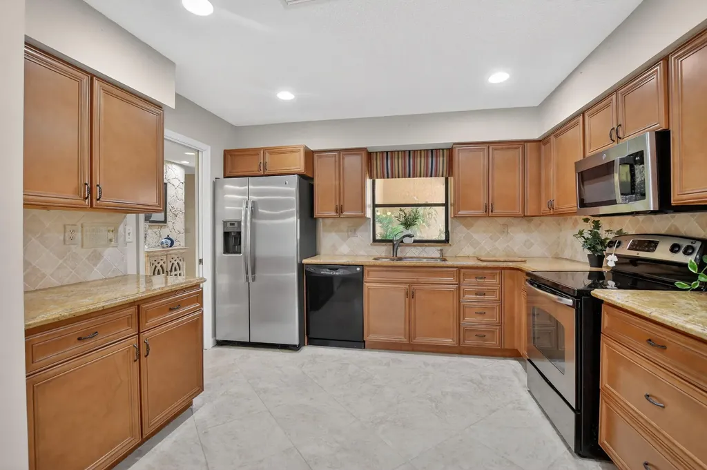 20021 Back 9 Drive Boca Raton FL 33498