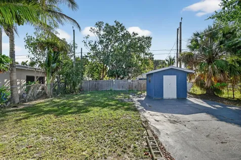 1006 S M Street Lake Worth Beach FL 33460