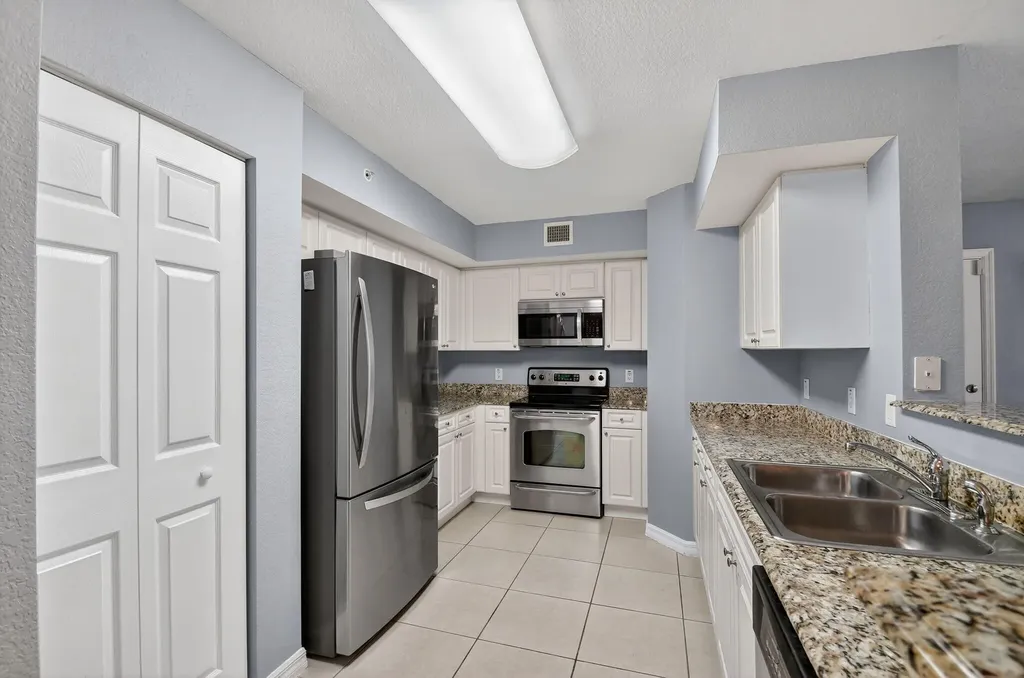 6769 Heritage Grande Boynton Beach FL 33437