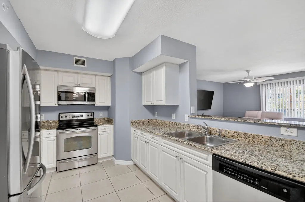 6769 Heritage Grande Boynton Beach FL 33437