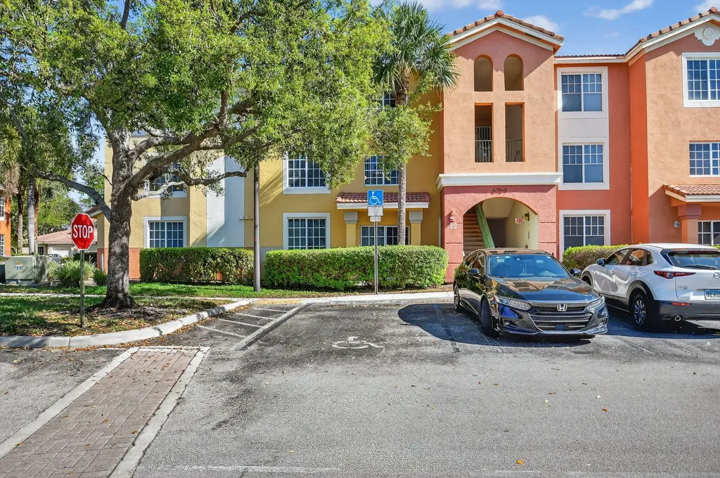 6769 Heritage Grande Boynton Beach FL 33437
