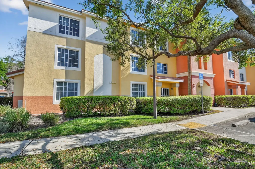 6769 Heritage Grande Boynton Beach FL 33437