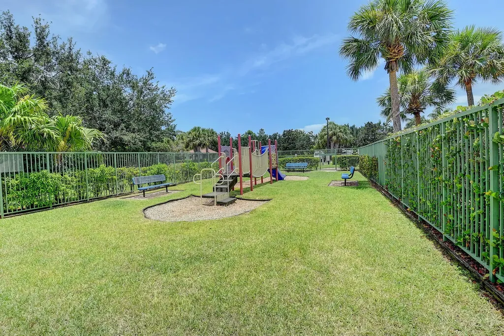 6769 Heritage Grande Boynton Beach FL 33437