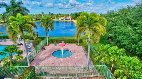 6769 Heritage Grande Boynton Beach FL 33437
