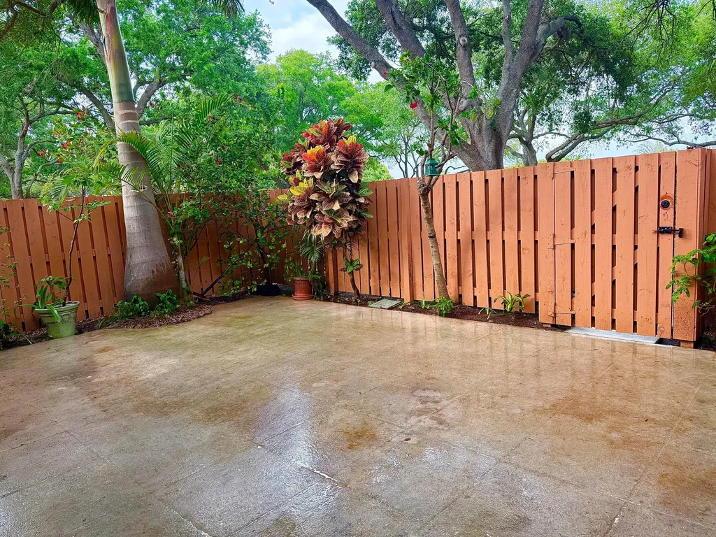 205 Charter Way West Palm Beach FL 33407