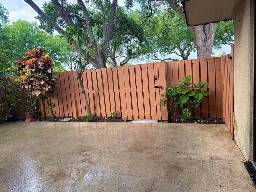 205 Charter Way West Palm Beach FL 33407
