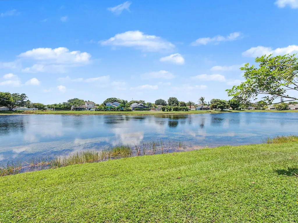 4675 Lakeside Circle West Palm Beach FL 33417