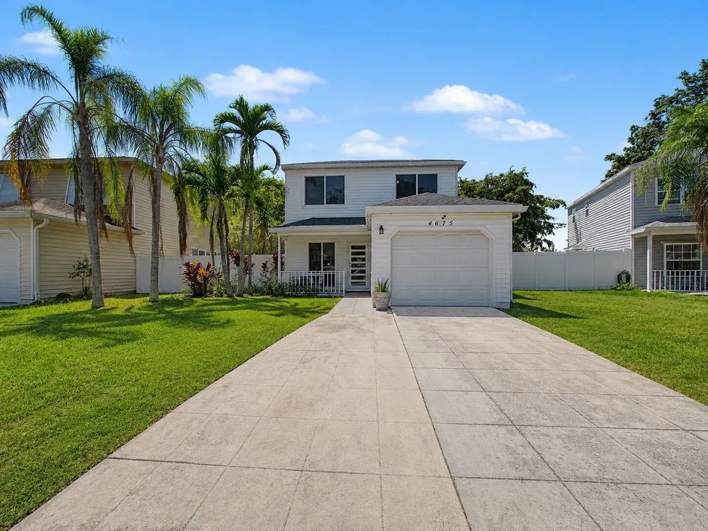 4675 Lakeside Circle West Palm Beach FL 33417