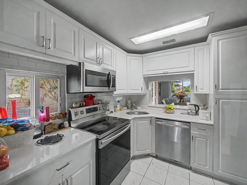 4675 Lakeside Circle West Palm Beach FL 33417