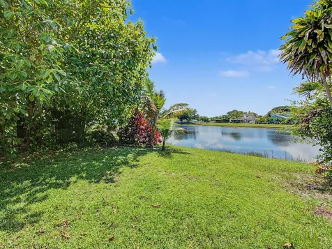 4675 Lakeside Circle West Palm Beach FL 33417