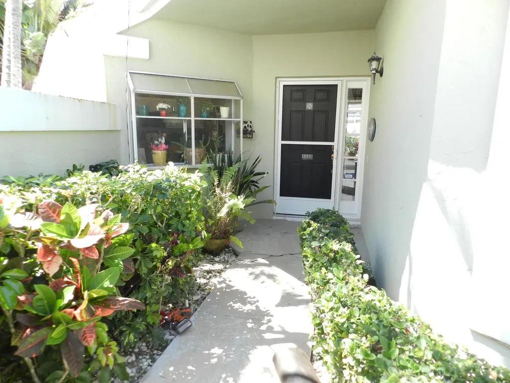 9198 Heathridge Drive West Palm Beach FL 33411