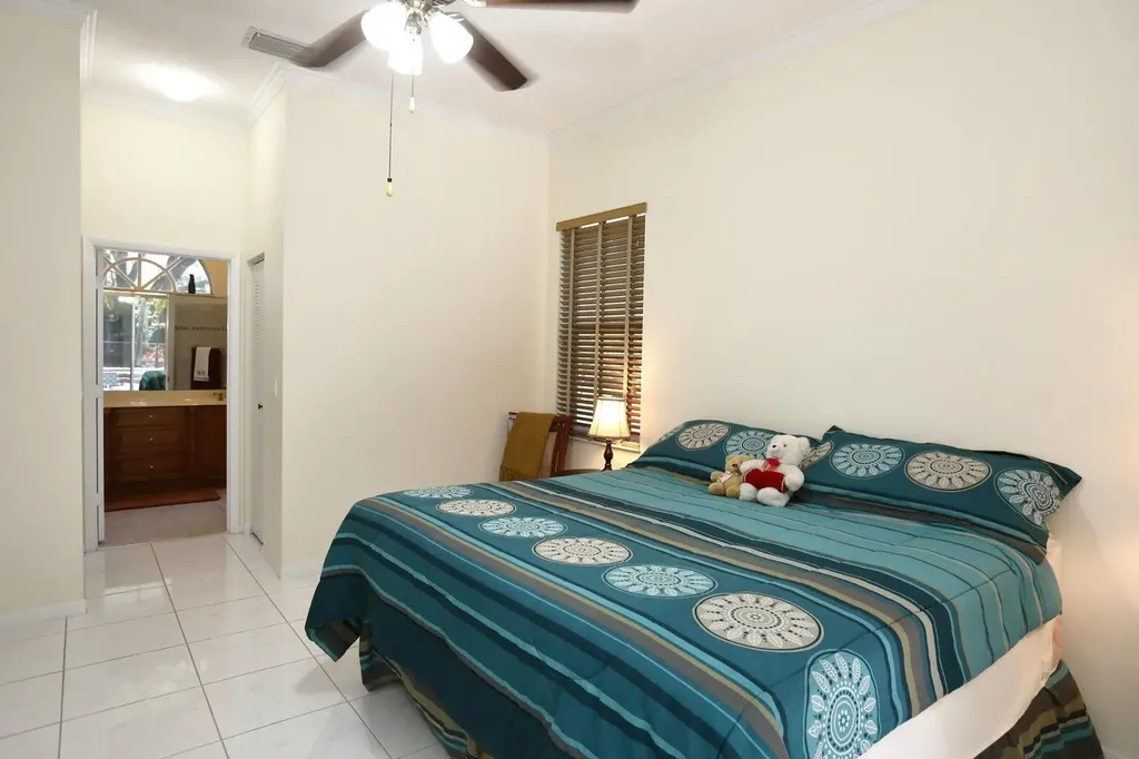 5330 SW 199 Avenue Pembroke Pines FL 33332