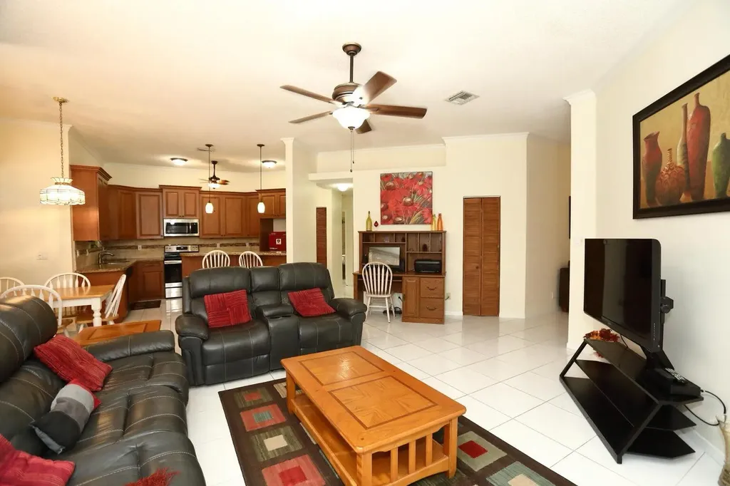 5330 SW 199 Avenue Pembroke Pines FL 33332