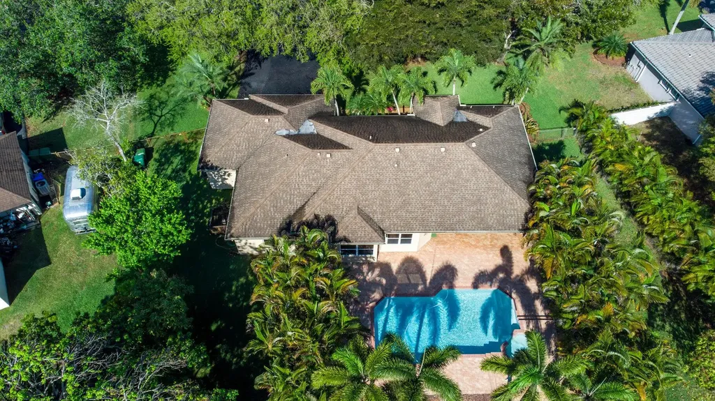 5330 SW 199 Avenue Pembroke Pines FL 33332