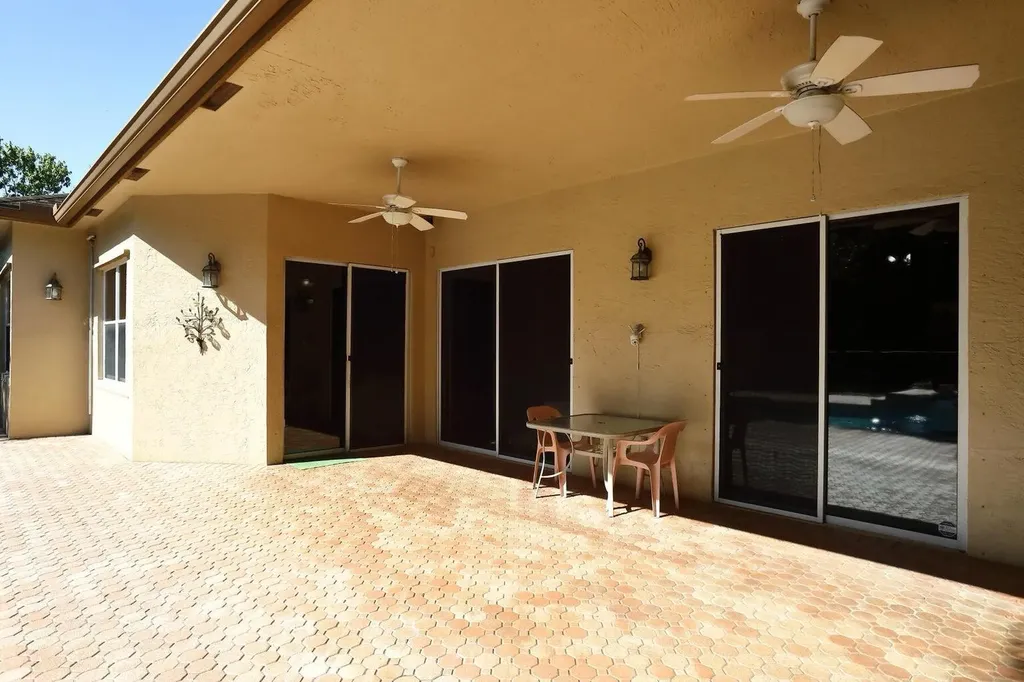 5330 SW 199 Avenue Pembroke Pines FL 33332