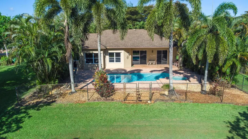 5330 SW 199 Avenue Pembroke Pines FL 33332