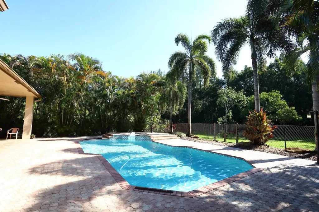 5330 SW 199 Avenue Pembroke Pines FL 33332