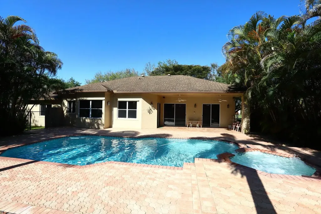 5330 SW 199 Avenue Pembroke Pines FL 33332