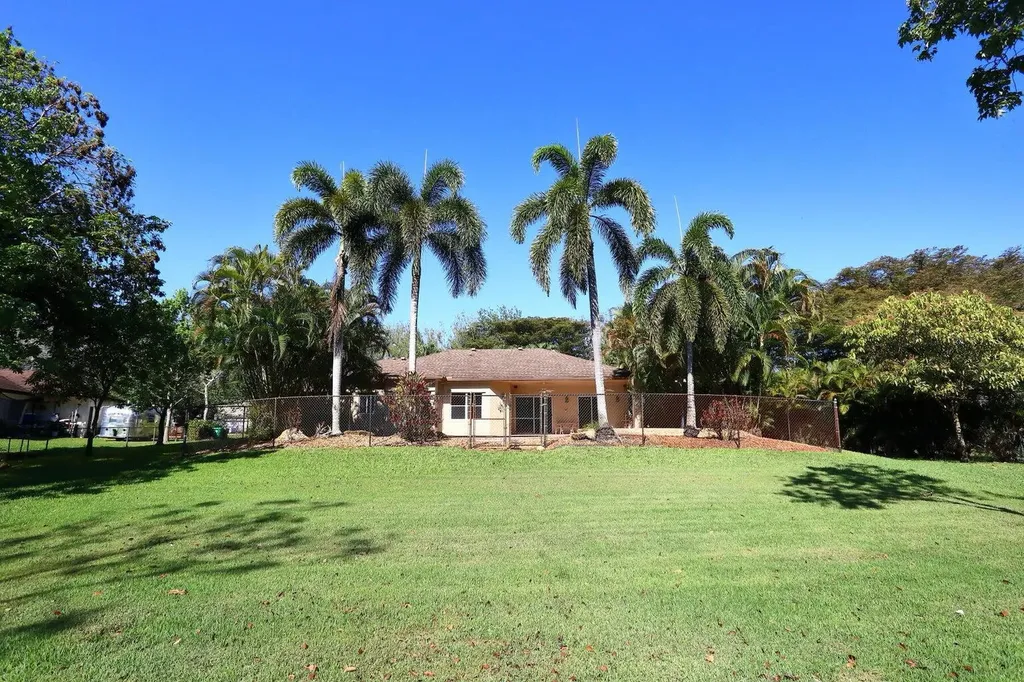 5330 SW 199 Avenue Pembroke Pines FL 33332