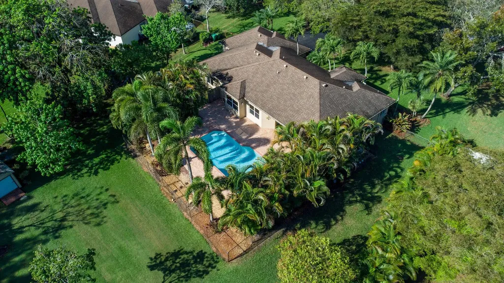 5330 SW 199 Avenue Pembroke Pines FL 33332