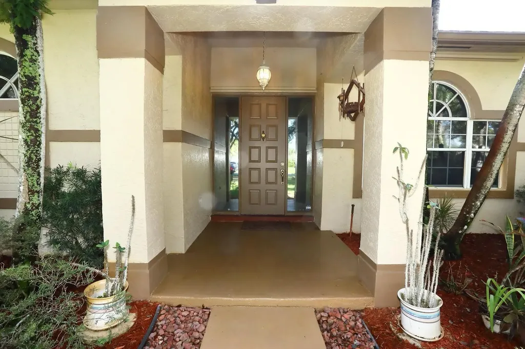 5330 SW 199 Avenue Pembroke Pines FL 33332