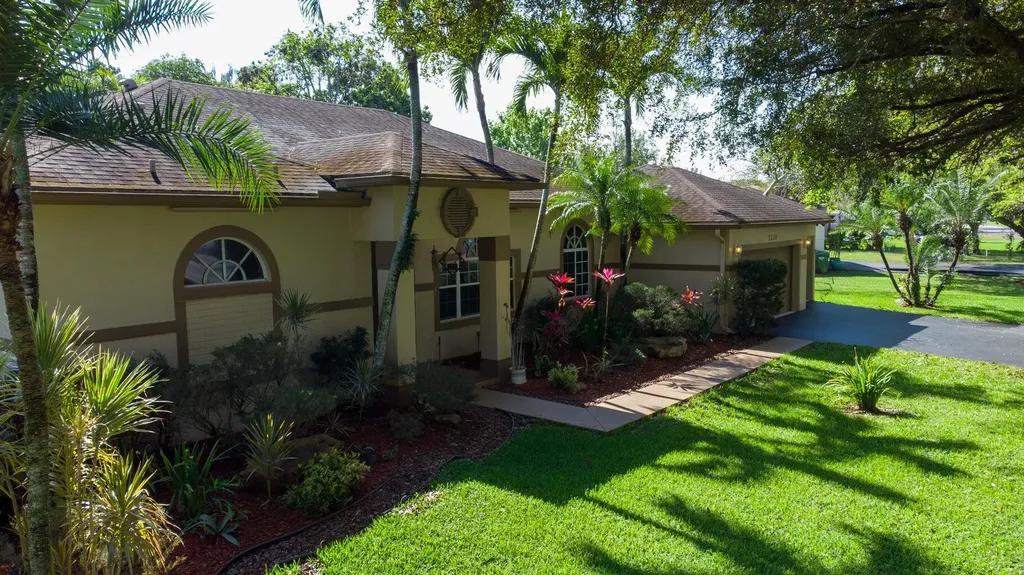 5330 SW 199 Avenue Pembroke Pines FL 33332