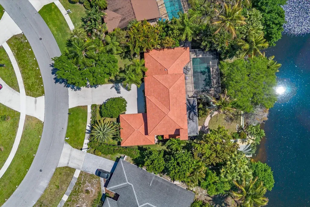 2042 Amesbury Circle Wellington FL 33414