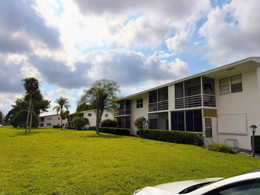 136 Coventry West Palm Beach FL 33417
