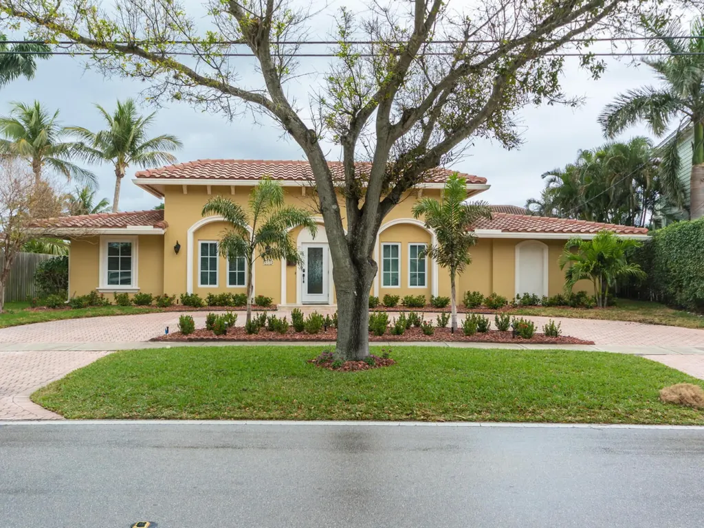 4930 NE 27th Avenue Lighthouse Point FL 33064
