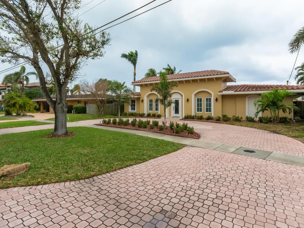 4930 NE 27th Avenue Lighthouse Point FL 33064