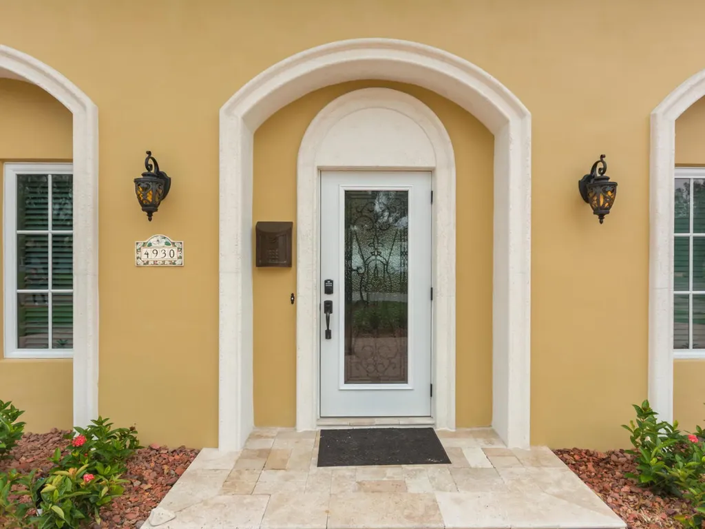 4930 NE 27th Avenue Lighthouse Point FL 33064