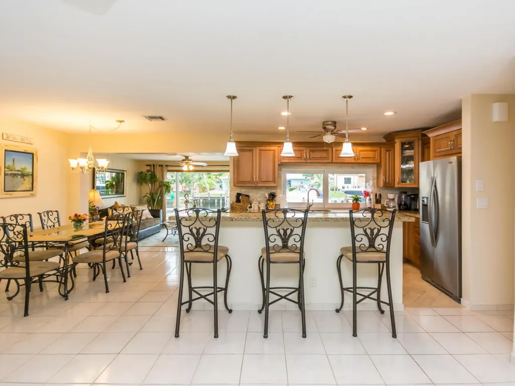 4930 NE 27th Avenue Lighthouse Point FL 33064