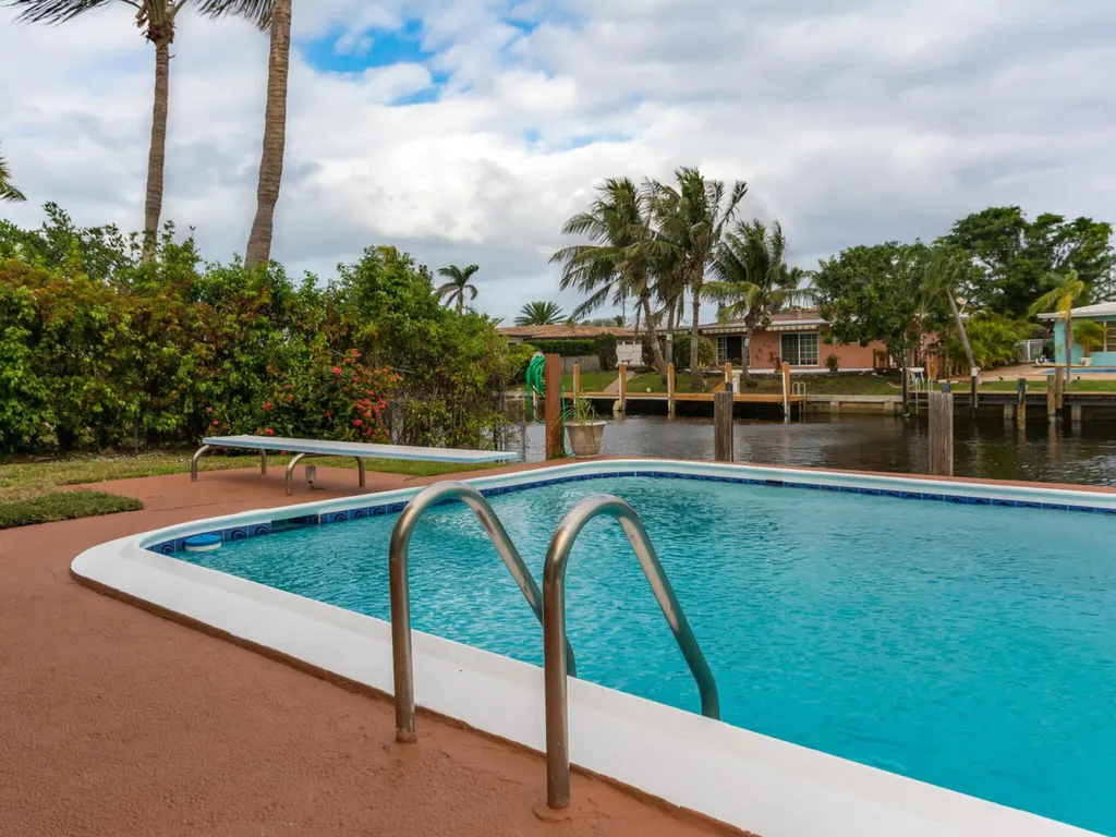 4930 NE 27th Avenue Lighthouse Point FL 33064