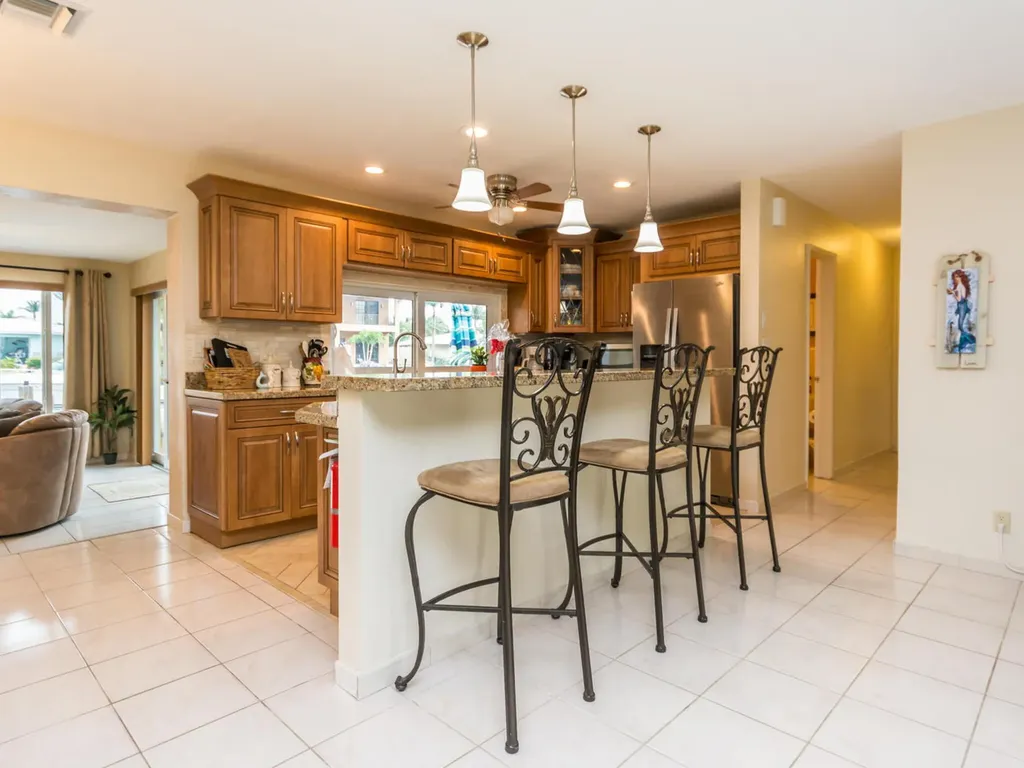 4930 NE 27th Avenue Lighthouse Point FL 33064