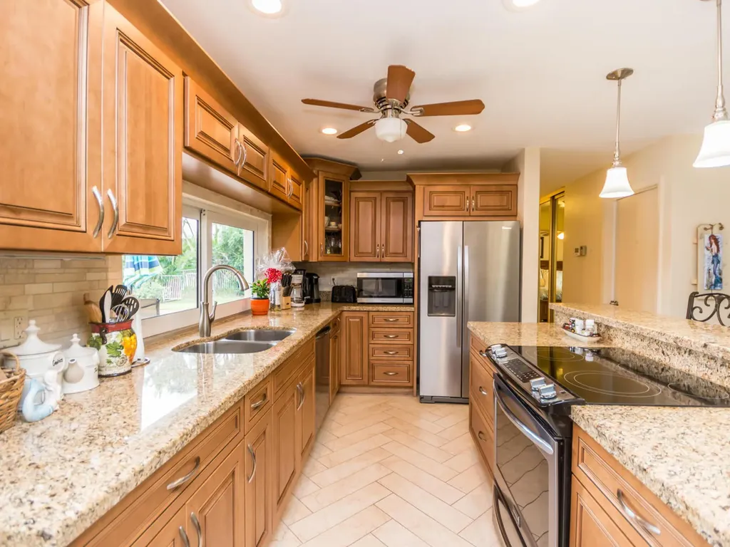 4930 NE 27th Avenue Lighthouse Point FL 33064