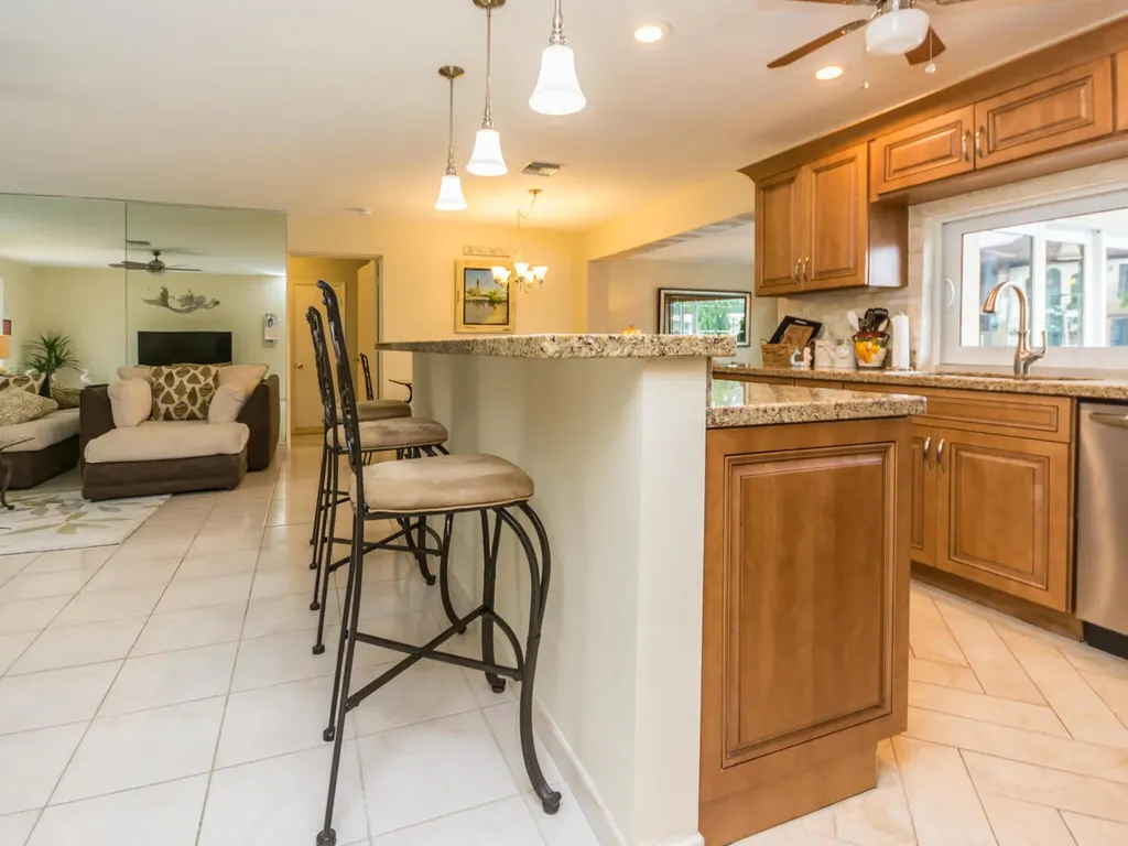 4930 NE 27th Avenue Lighthouse Point FL 33064