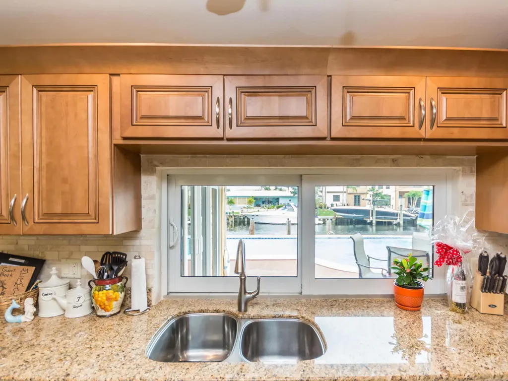 4930 NE 27th Avenue Lighthouse Point FL 33064