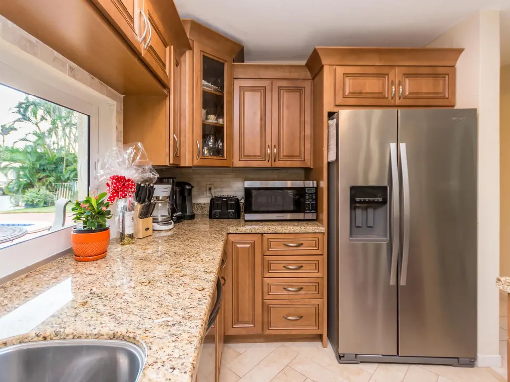 4930 NE 27th Avenue Lighthouse Point FL 33064